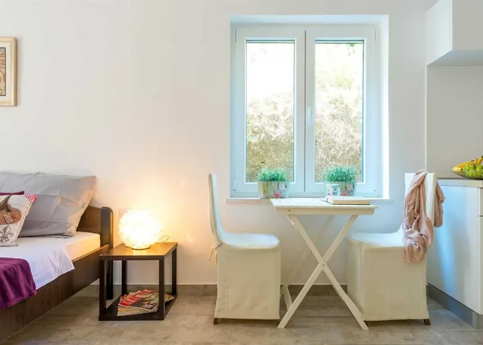 Betanija & Arijana Bayview Studio Apartments